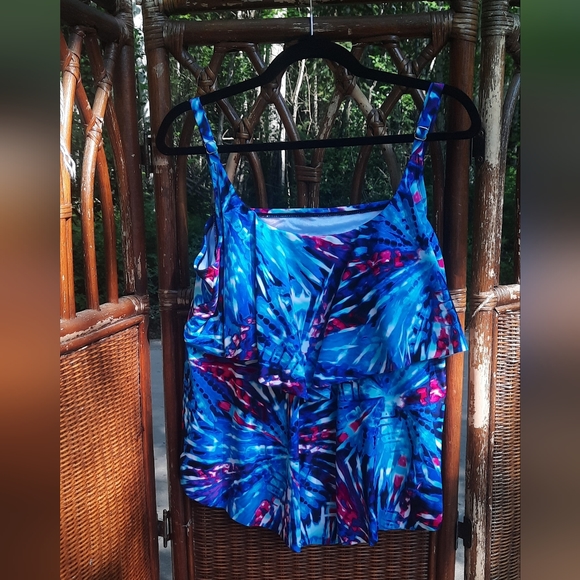 🆕️ Maxine of Hollywood Swim Top - Picture 1 of 12